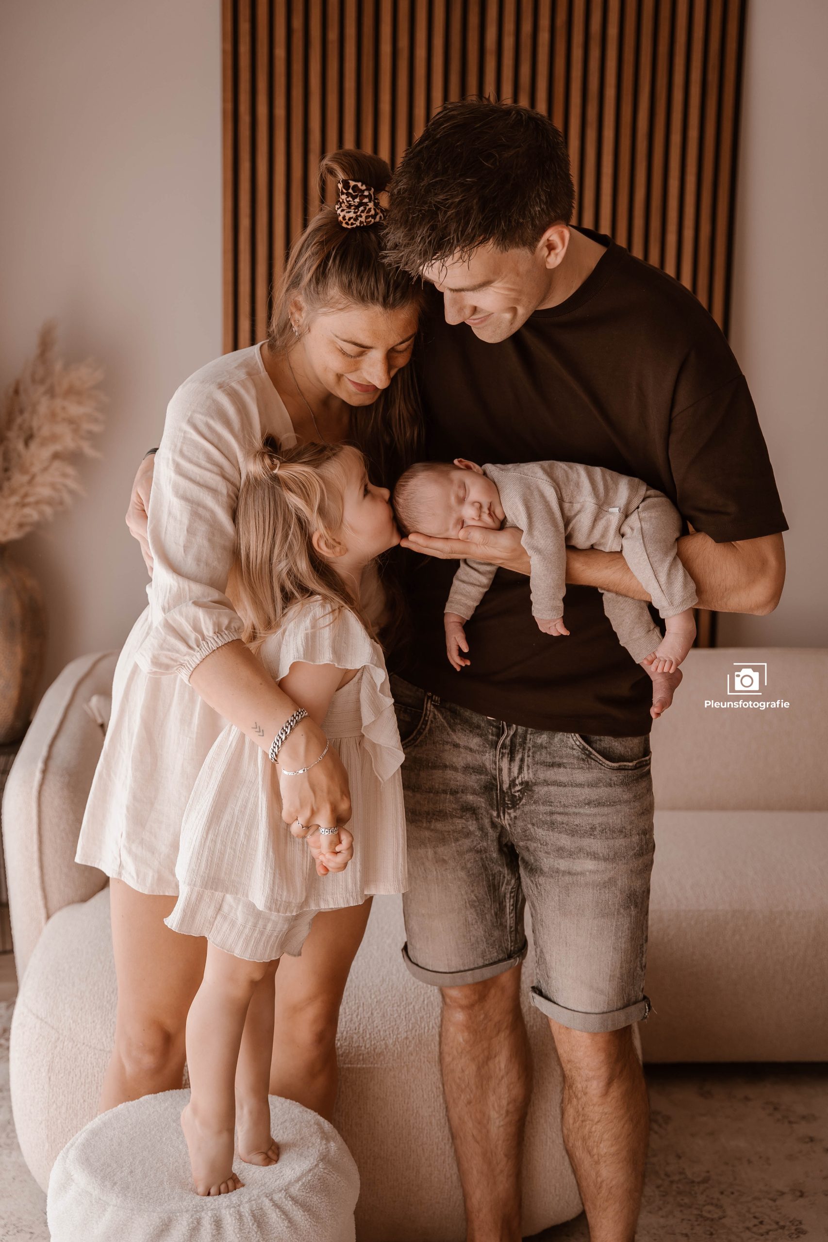 Babyshoot daglichtstudio - fotoshoot Goirle - fotograaf Brabant - newbornshoot -
