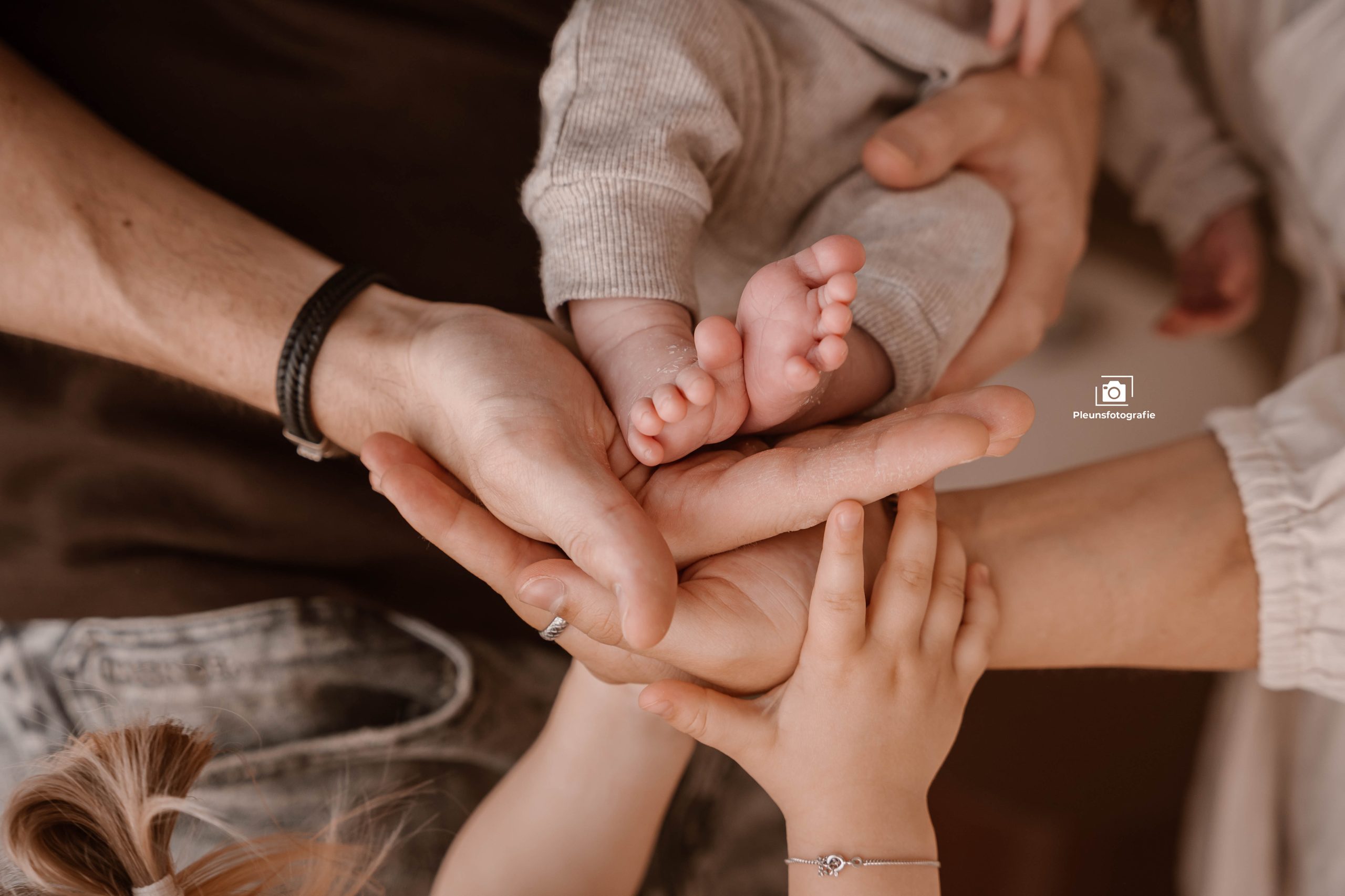 Babyshoot daglichtstudio - fotoshoot Goirle - fotograaf Brabant - newbornshoot -