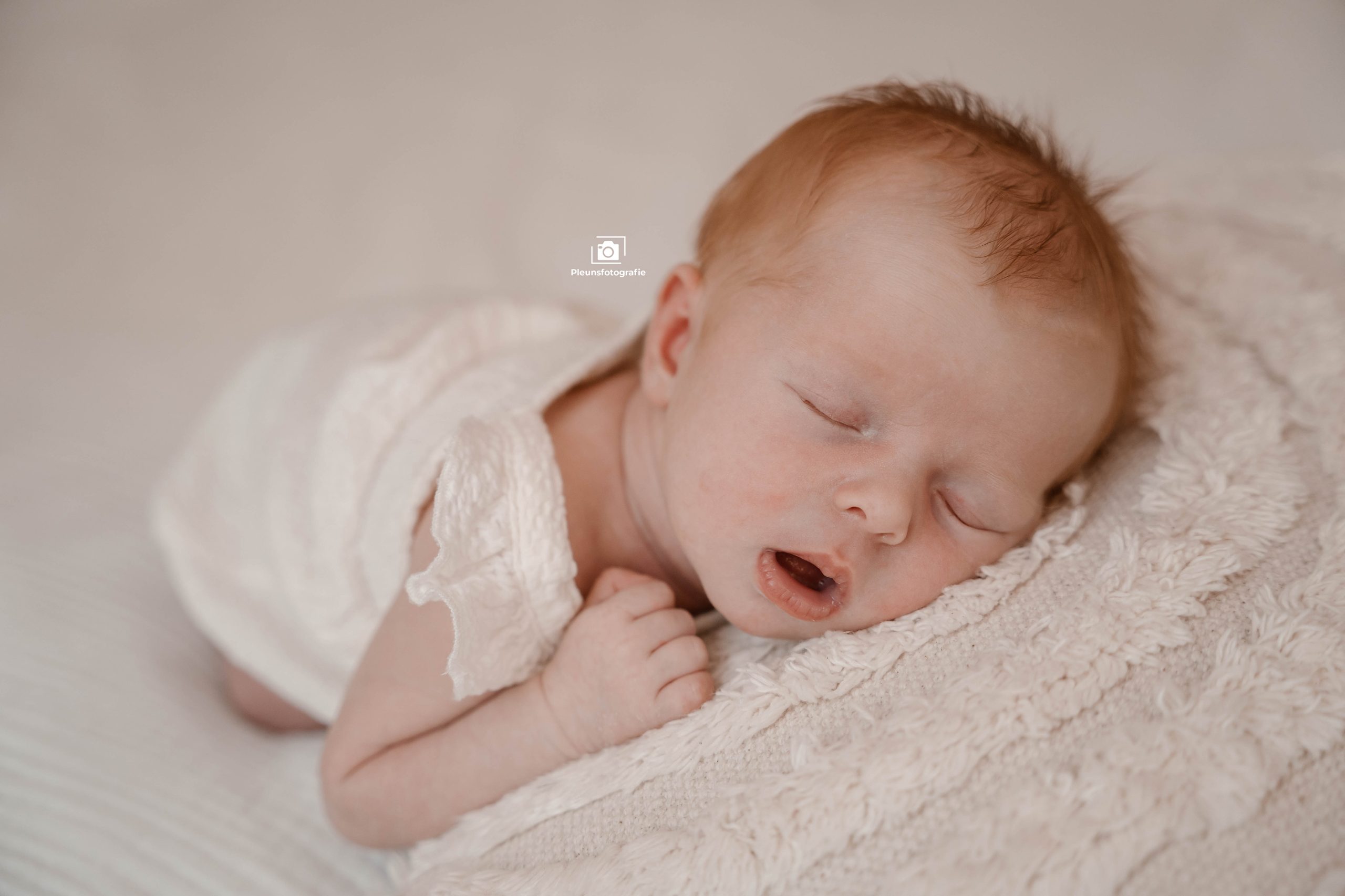 babyshoot aan huis fotograaf goirle pleunsfotografie (9)