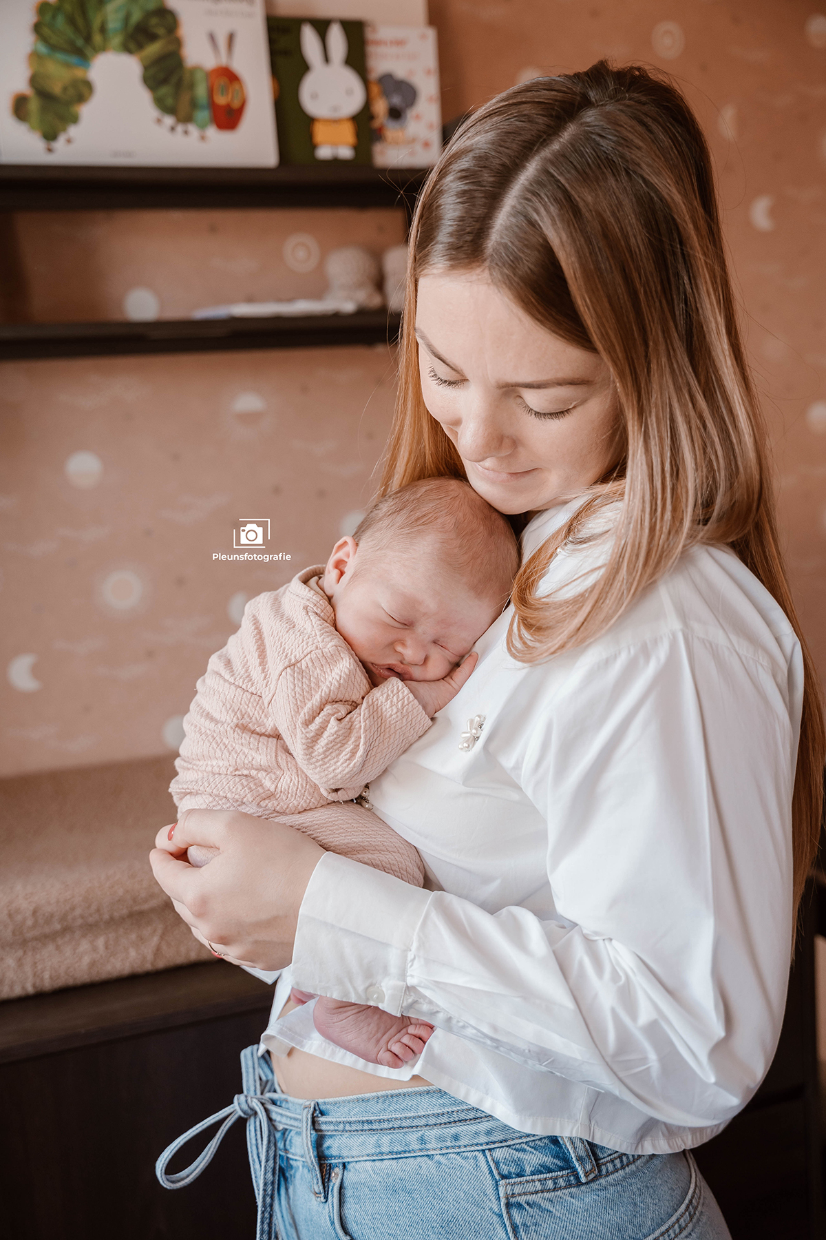 babyshoot aan huis fotograaf goirle pleunsfotografie newbornshoot (8)