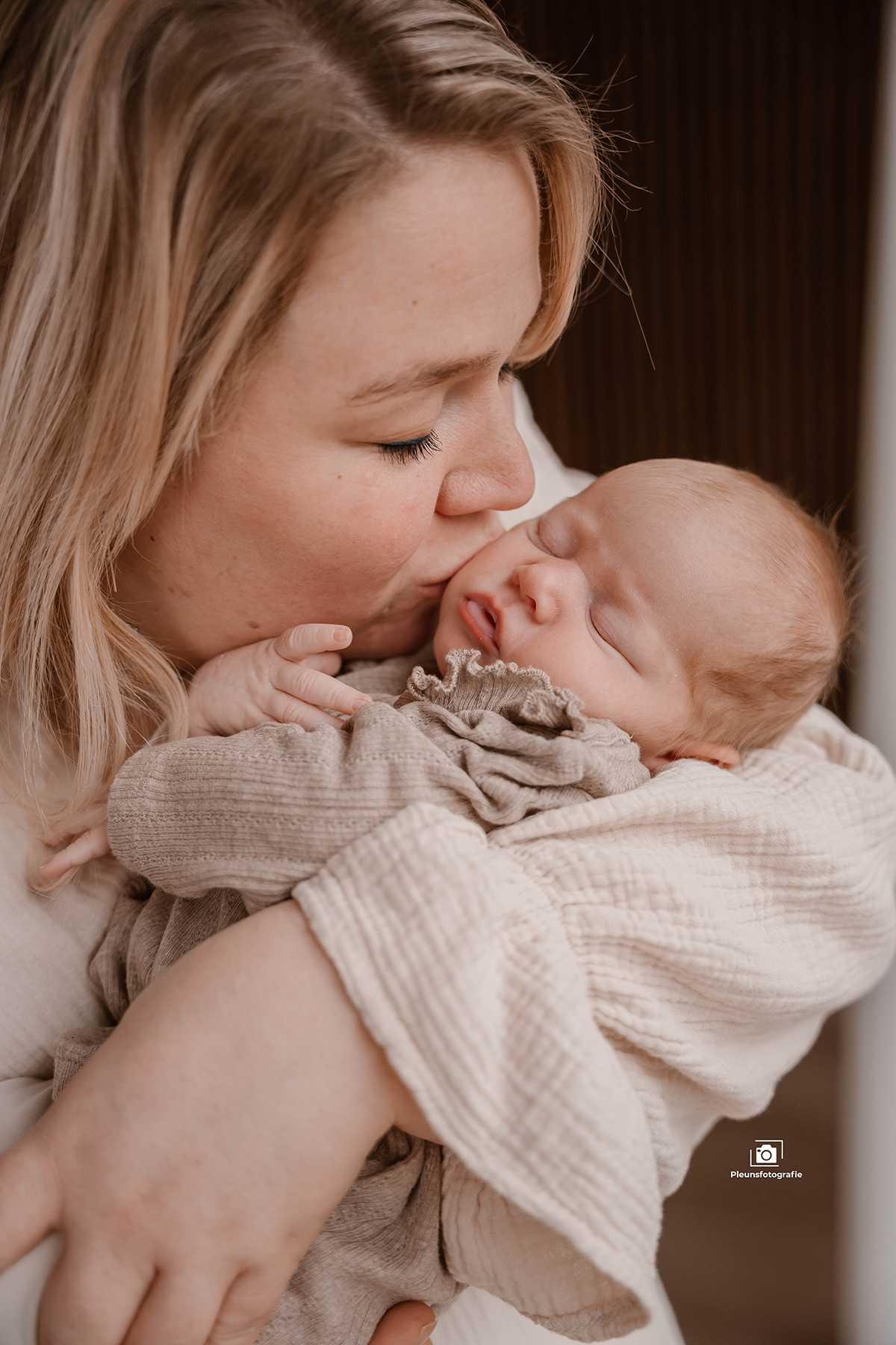 babyshoot fotograaf goirle newbornshoot pleunsfotografie (12)